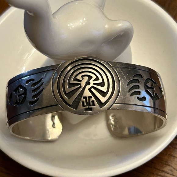 Man In The Maze with Bear Claws Sterling Silver Cuff Bracelet.  Vintage. - Picture 7 of 16